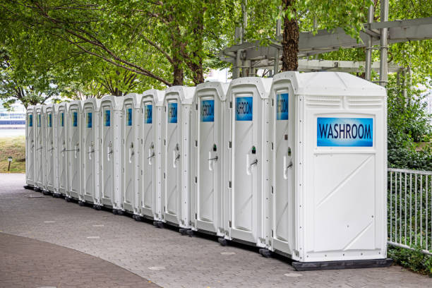 Best Portable restroom trailer rental  in Frankfort Square, IL
